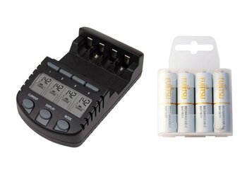 ładowarka BC-700 + 4 x R6/AA Fujitsu 3UTA 2000 (box)