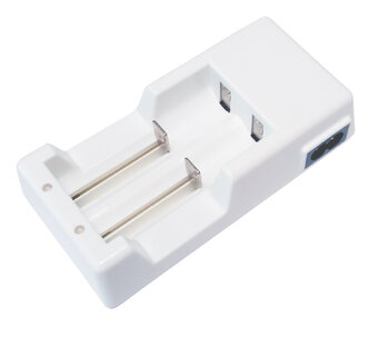 ładowarka do akumulatorów 18650 M701W