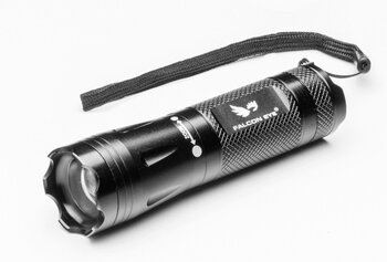 latarka diodowa MacTronic Alpha 220 (box)