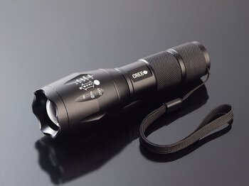 latarka diodowa Ultrafire E17 XM-L (niekompletna)
