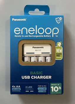 OUTLET Ni-MH Battery Charger Panasonic Eneloop BQ-CC61 USB + 4 x R6/AA Eneloop 2000mAh BK-3MCDE